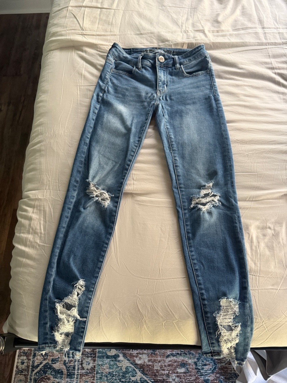 American Eagle Outfitters Light Blue Ripped Women's Skinny Jeans